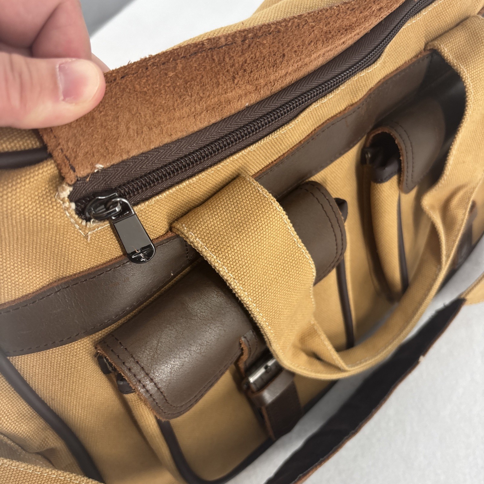 FLIGHT OUTFITTERS Bush Pilot Folio Canvas/Leather Flight Bag w/ Shoulder Strap