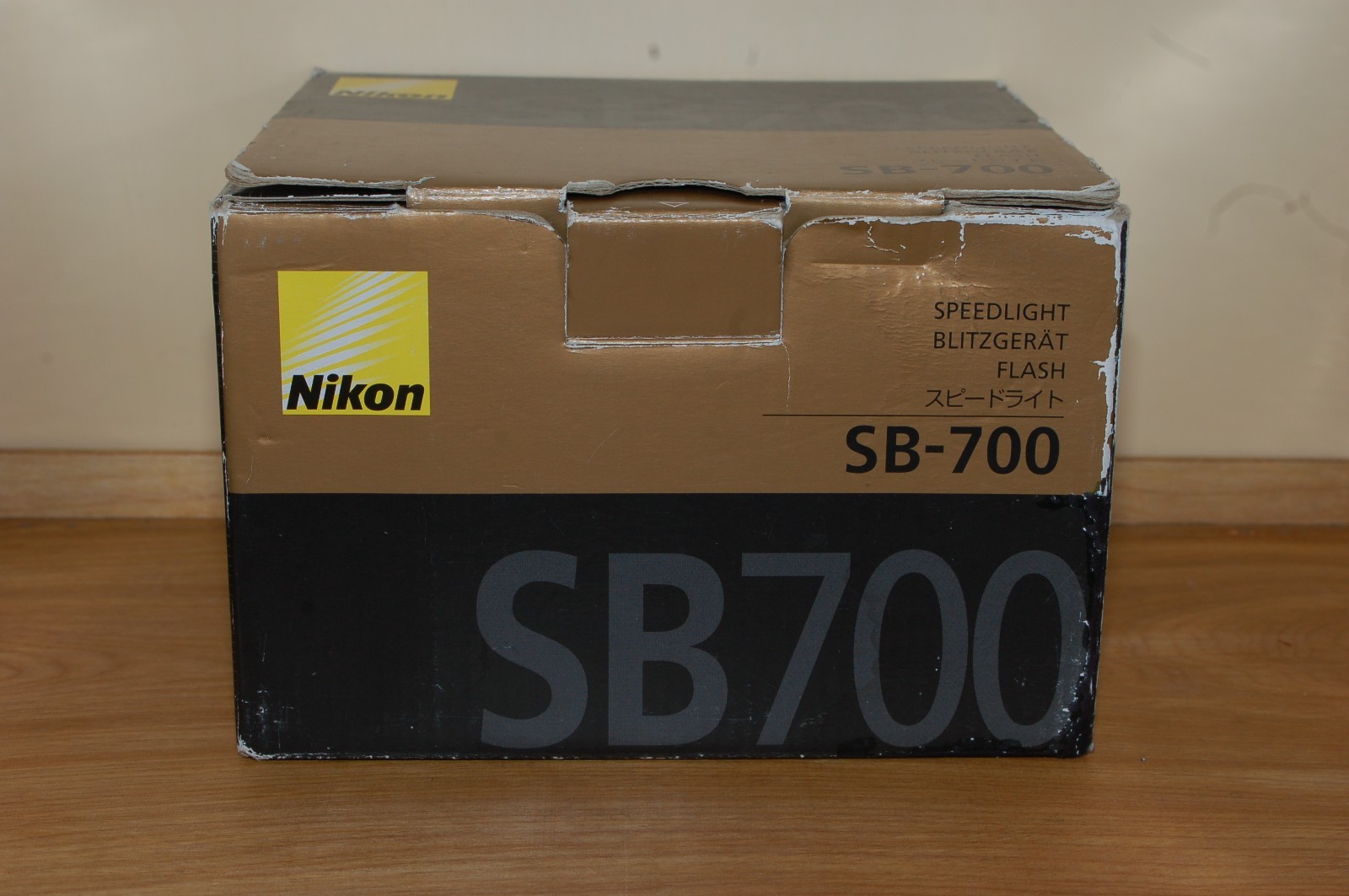 Nikon SB-700 Speedlight Flash - Fully Tested With Original Box & NIKON Case