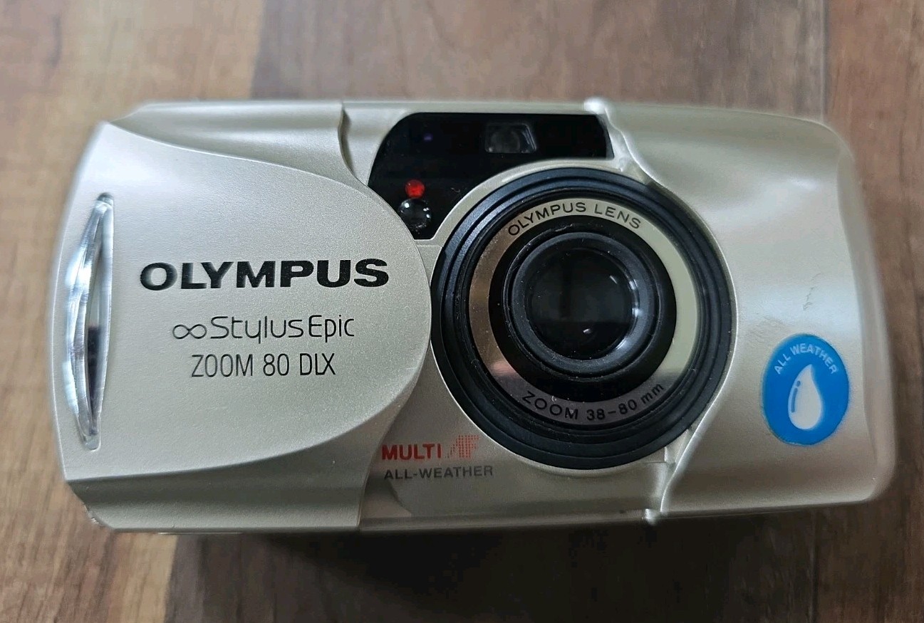 Olympus Infinity Stylus Zoom 80 Wide DLX 35mm Point Shoot Camera UNTESTED PARTS