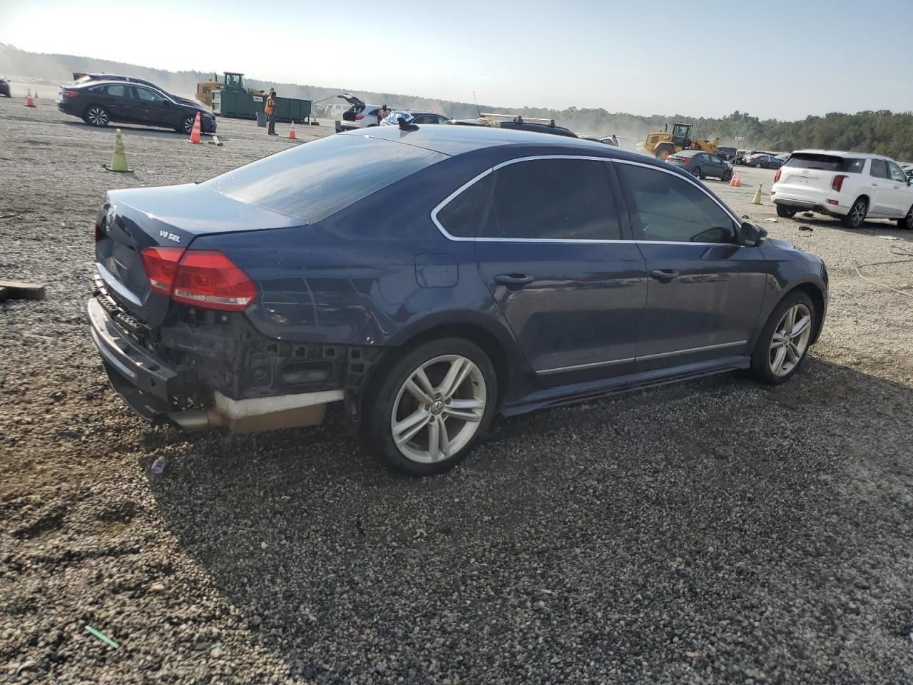 PASSAT 2015 Glove Box 4890396