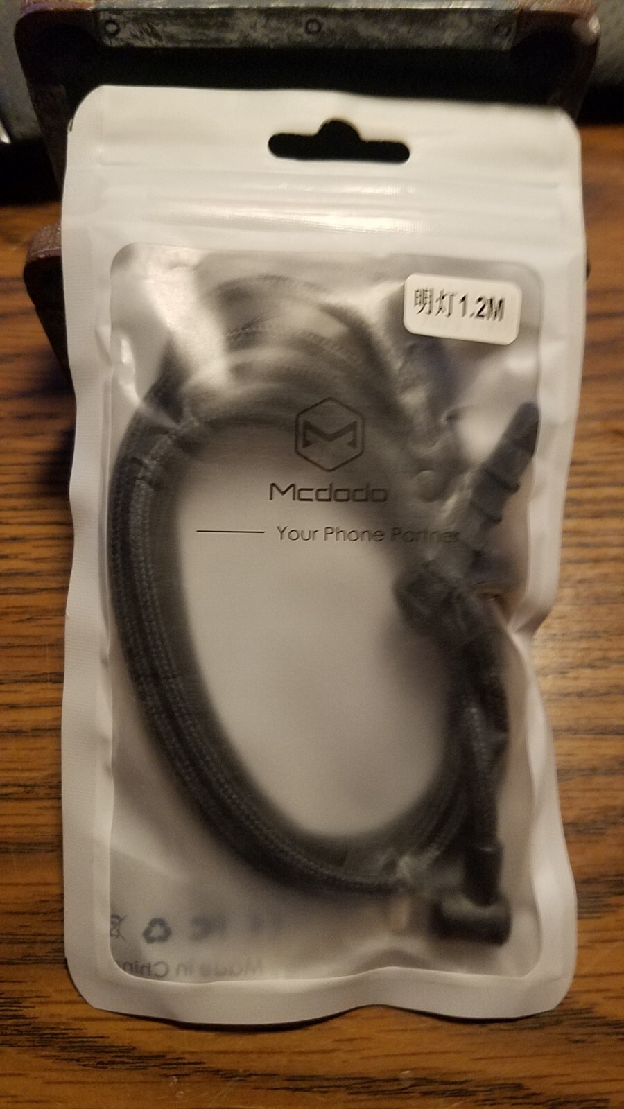 McDodo 90 Degree USB to Apple Compatible 4 ft black