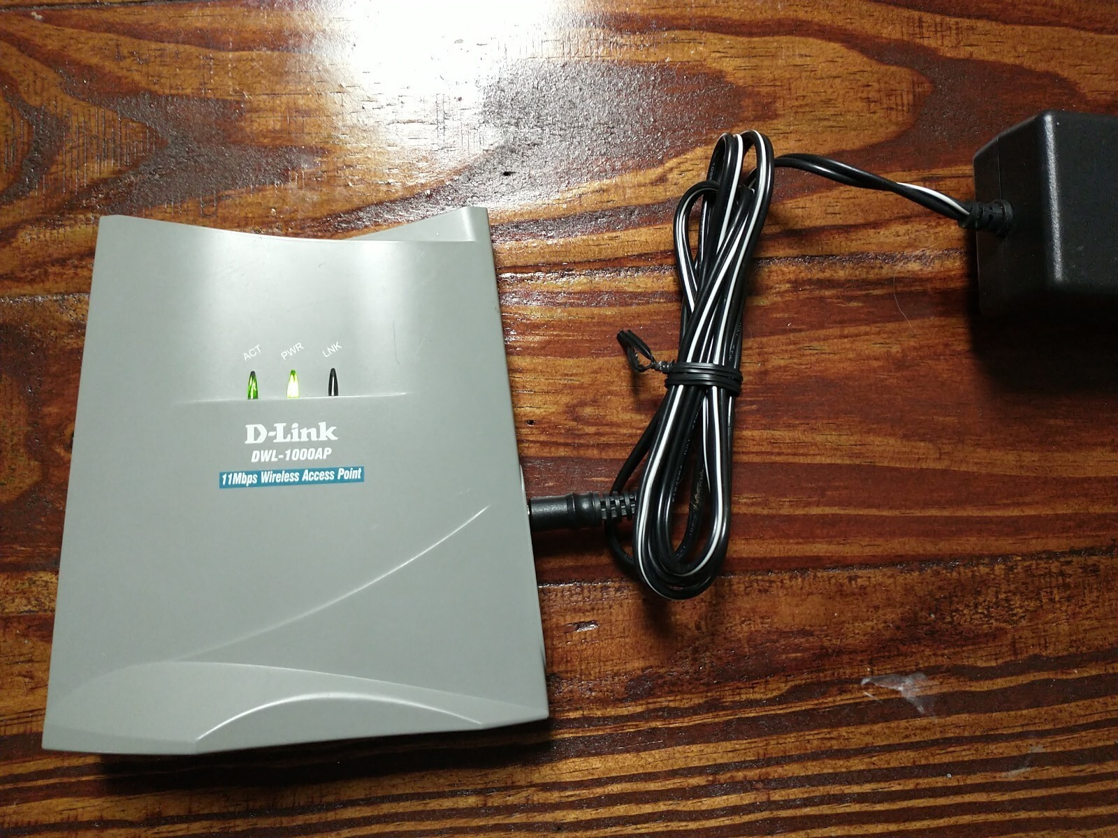 D-Link Wireless Access Point DWL-1000AP. 802.11b 2.4 - 2.4835 GHz 11 Mbps