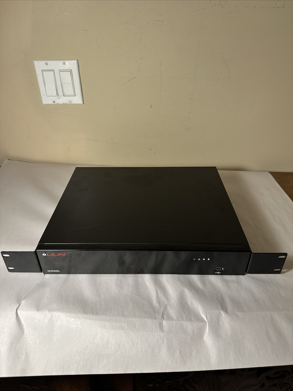 Lilin NVR400L Multiplexer NVR with Rack Ears