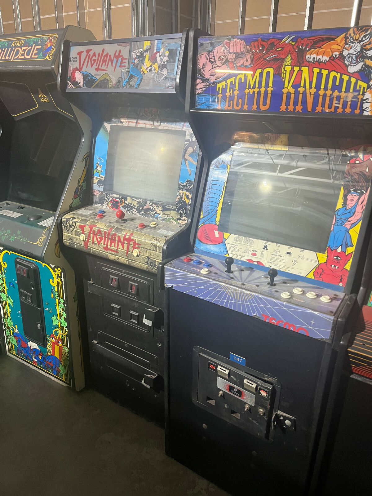 TECMO KNIGHT ARCADE MACHINE by TECMO 1989 (Excellent Condition) *RARE*