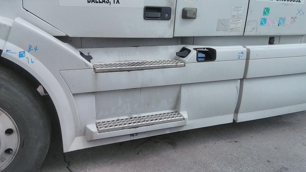 For 2016 VOLVO VNL SIDE FAIRING Left ,  OH