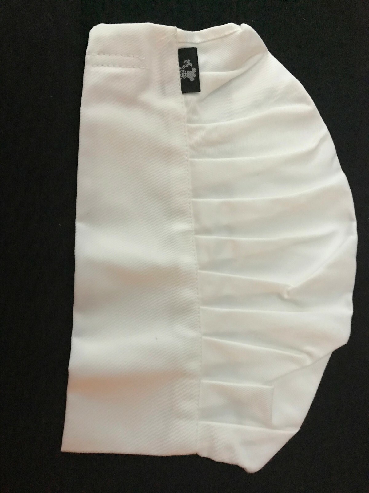 White Chefs Hat – with expandable elastic – one size fits most