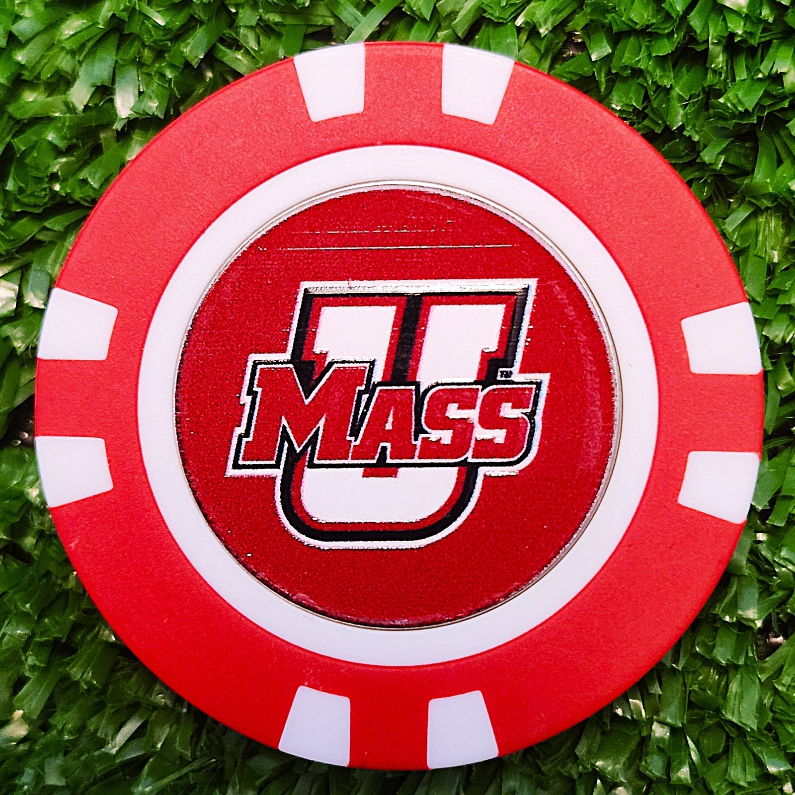 UMass Univ of Massachusetts Minutemen Golf Ball Marker Magnetic Poker Chip New