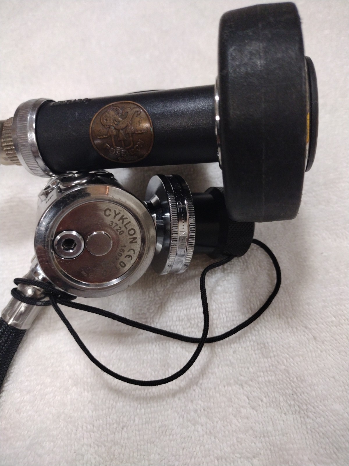 Poseidon 5000 Regulator with Omni Swivel Great Condition