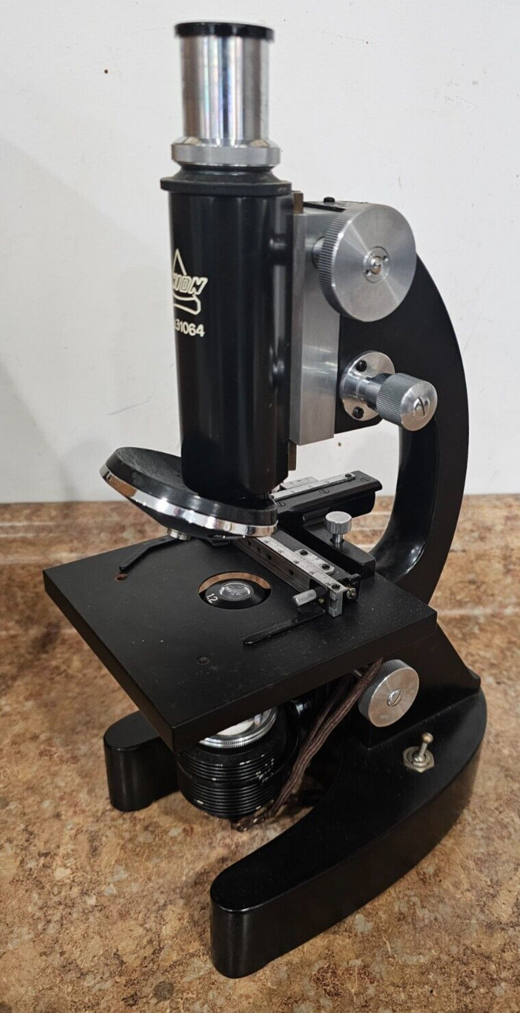 Vintage Union 31064 Microscope w/ Original Case, Objectives + Eyepieces