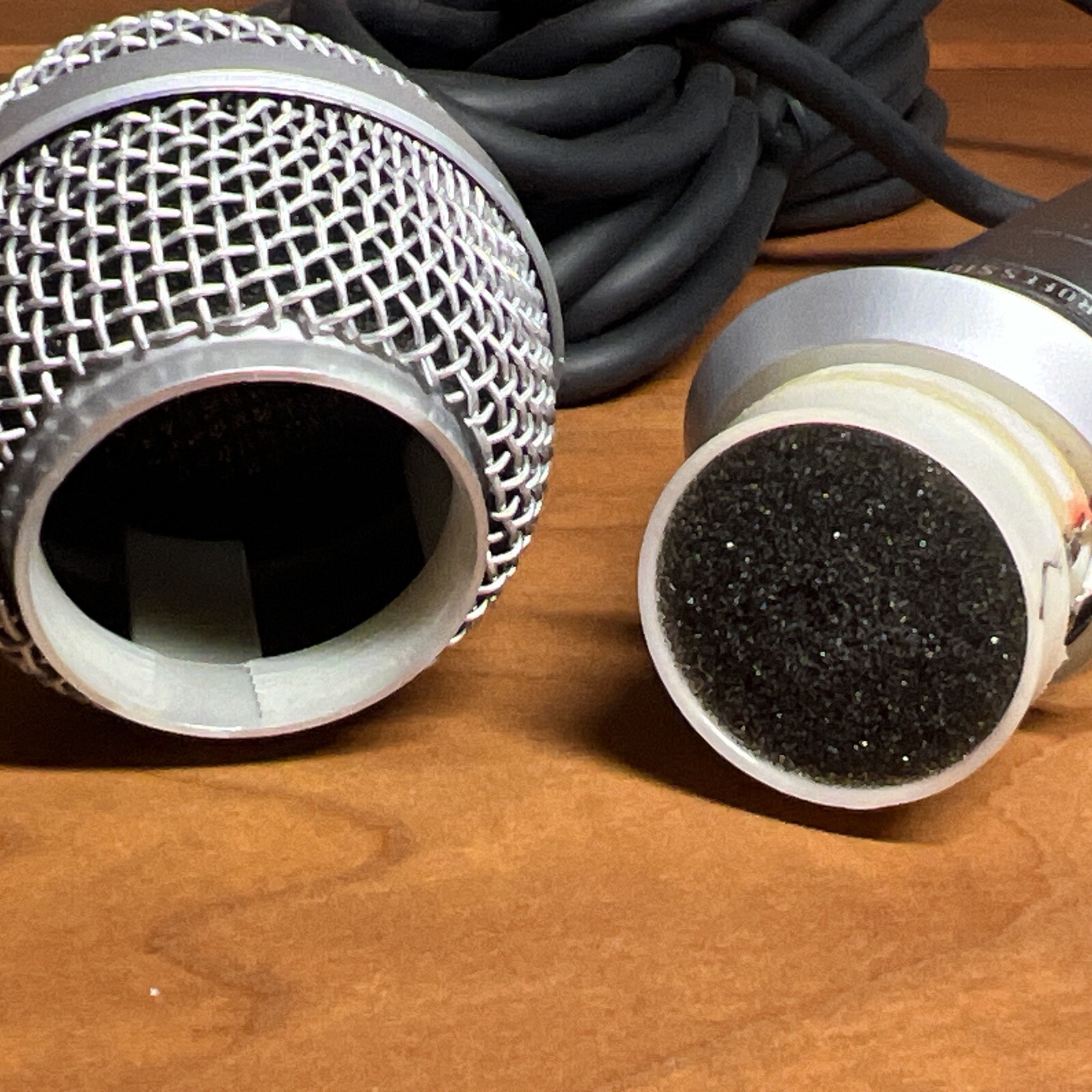 Voice-Craft Uni-Directional Dynamic Microphone DM-6000 MINT