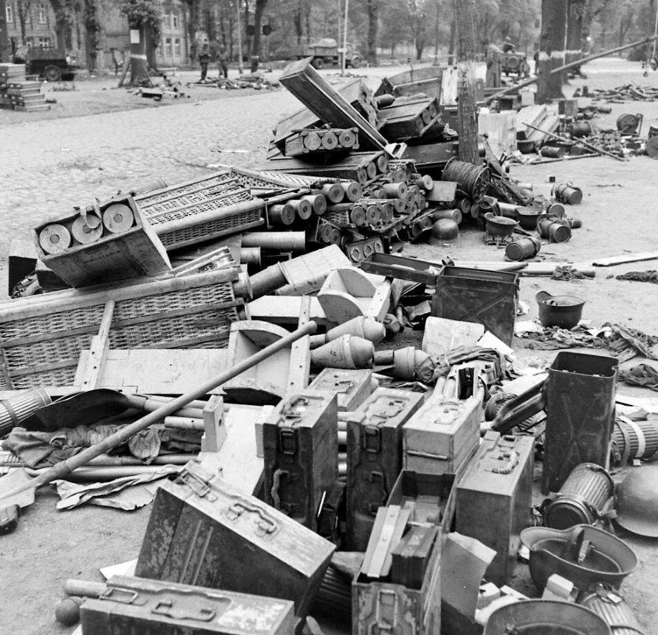 WW2 WWII Photo Surrendered German War Equipment   World War Two Wehrmacht 4306