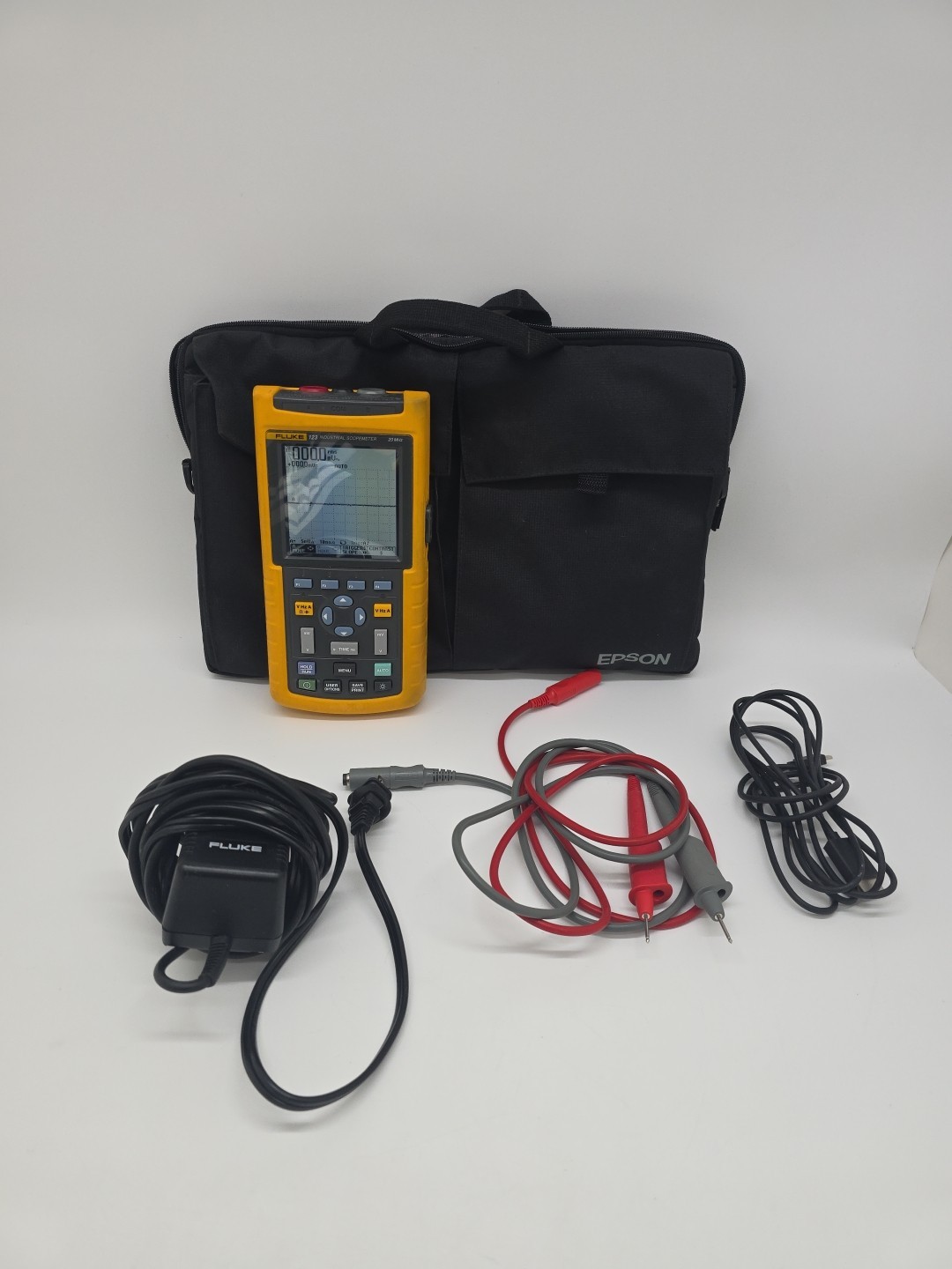 Fluke 123 Industrial ScopeMeter 20MHz HandHeld Oscilloscope Scope Meter