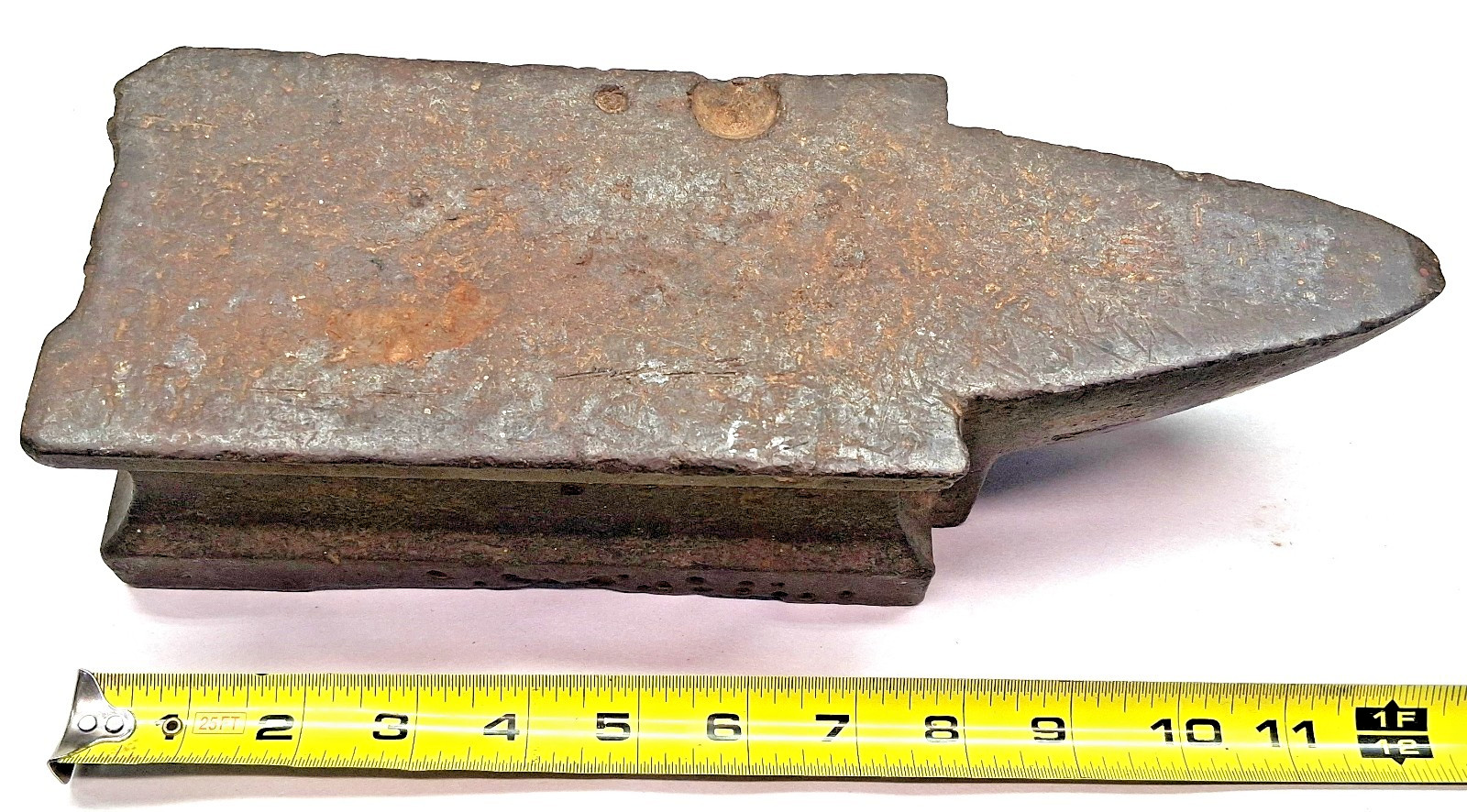 Anvil, Antique rare short Anvil, 2-7/8" tall x 4-1/4" Wide x 12" long, weighs 24