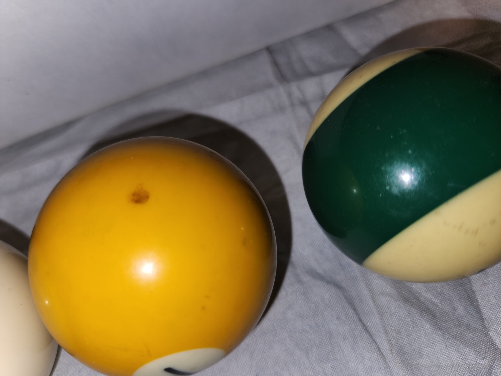 Billiards Lot of 19 Billards Balls, Pool Balls, Triangle, 9 Pieces of Cue Chalk