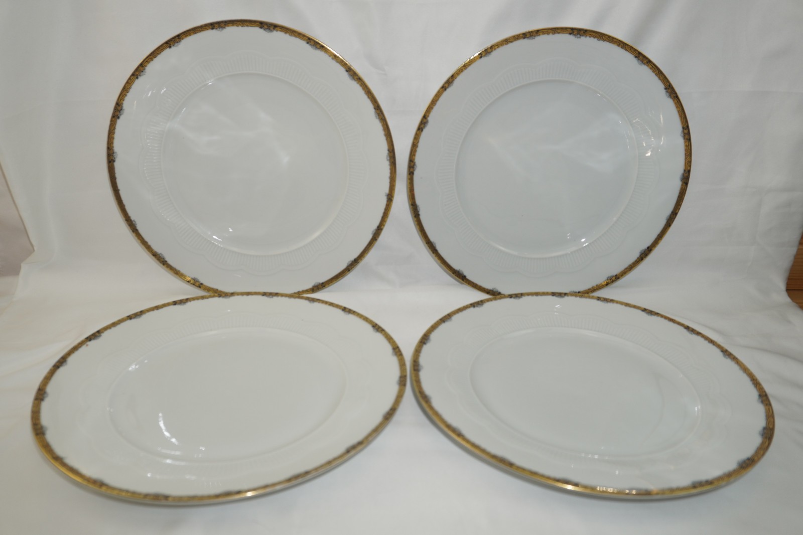 Seltmann Weiden 11073 Gold Black Trim (4) Dinner Plates, 9 7/8"   (B63)