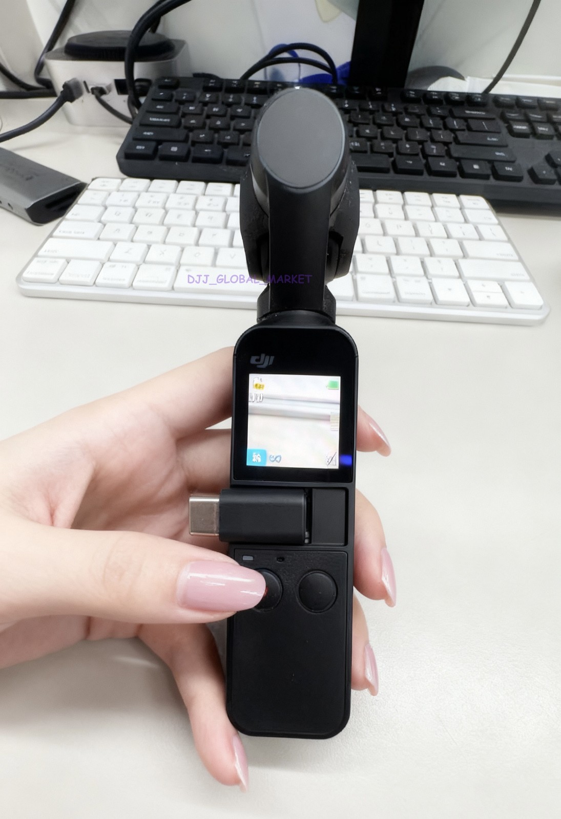 DJI Osmo Pocket-Handheld 3-Axis Gimbal Stabilizer with integrated Camera 96%NEW