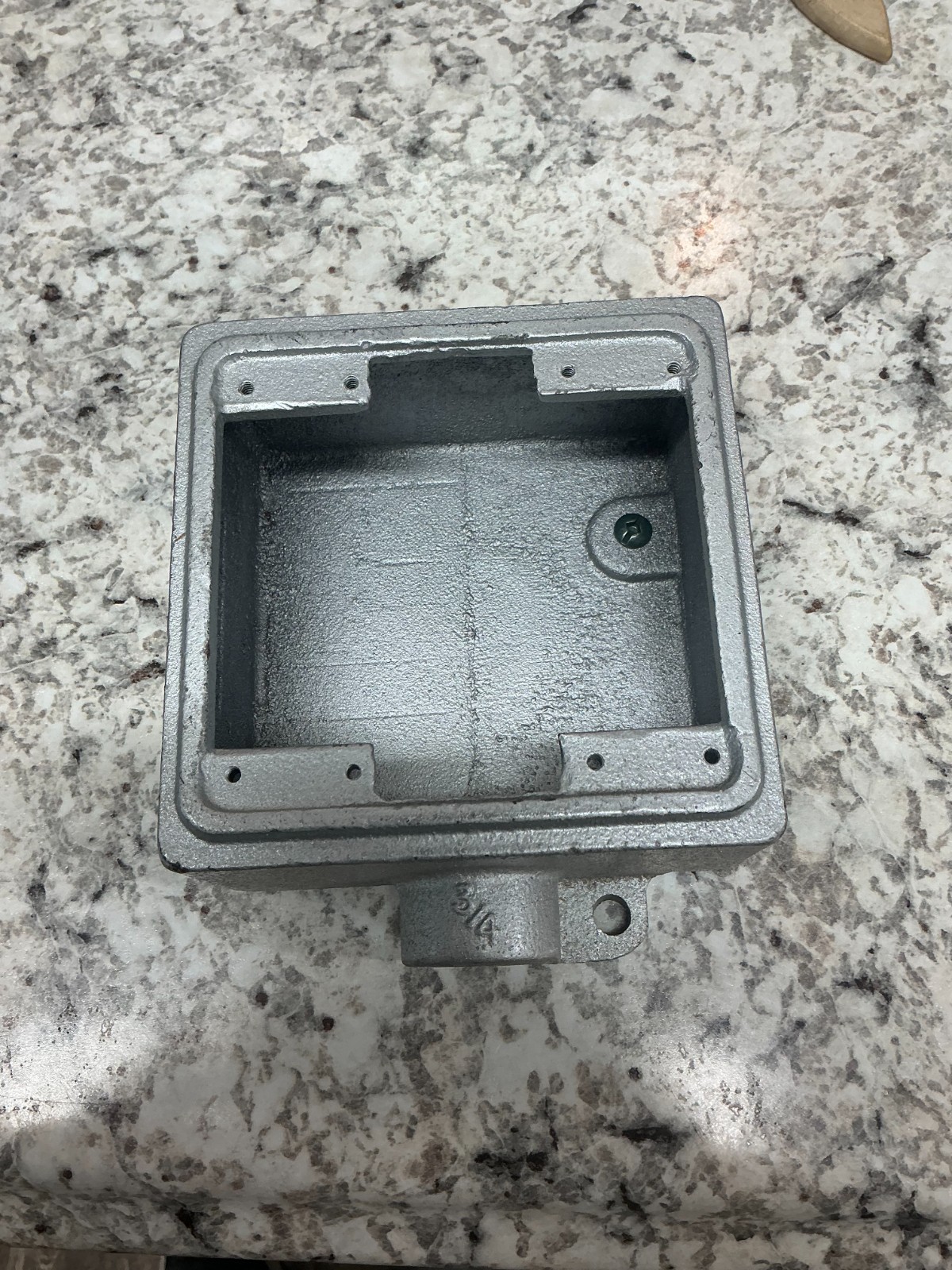 *FREE SHIPPING* OZ GEDNEY FS-2-75 CAST DEVICE BOX, 3/4", WITH GROUND SCREW