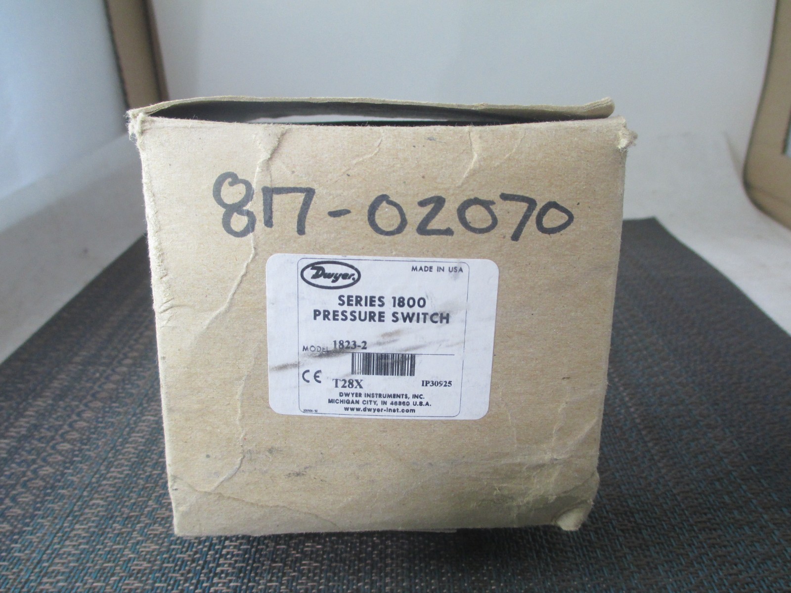 Cleaver Brooks 817-02070 Pressure Switch NEW! Dwyer 1823-2