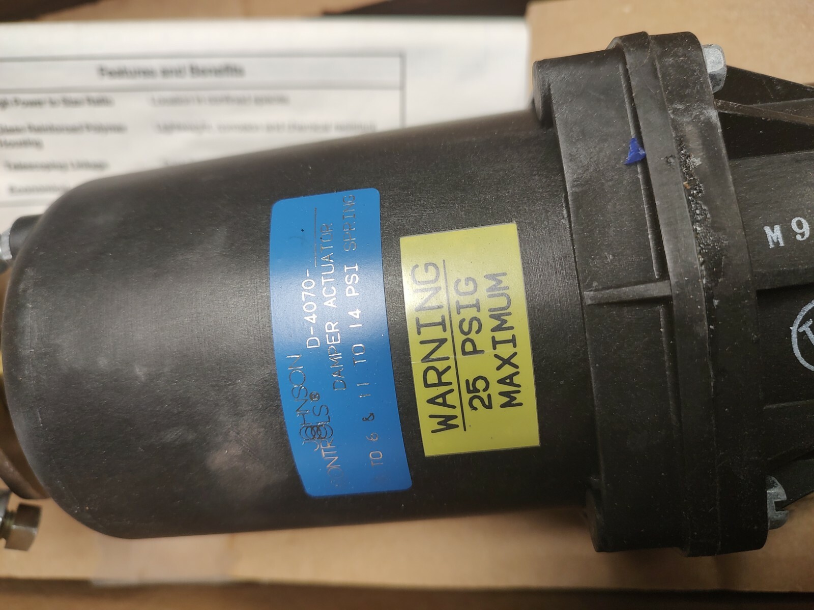 Johnson Controls D-4070-2, 2-Stage Piston Damper Actuator for Auxiliary Mounting