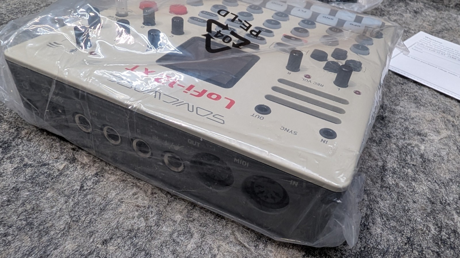 Sonicware Lofi-12 XT Low-res Digitized Sampler- Limited Retro Color 🔥New🔥