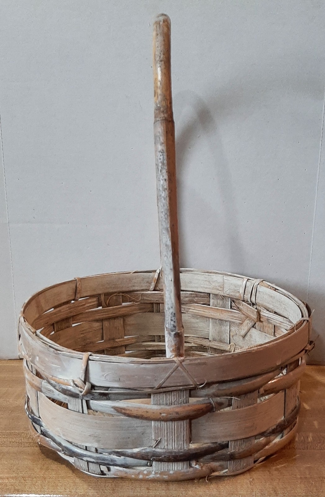 Vtg. Round Distressed Gray Carry Basket ~ Handle 7.5" Diameter 8.5" Depth 3.5"