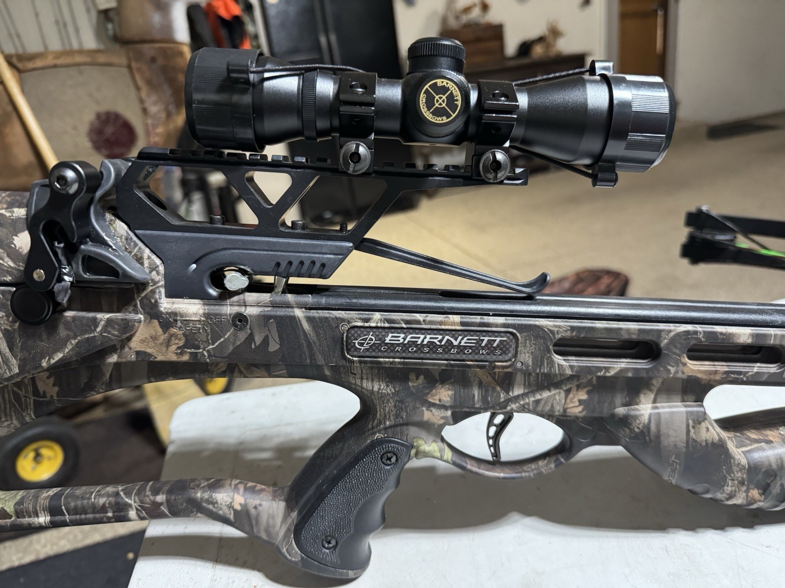 Barnett Camouflage Compound Crossbow with Scope and Arrows for Hunting