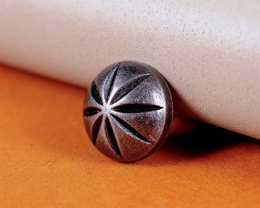 30pc HANDMADE LEATHER CRAFT FLORAL ENGRAVED SLIVER CONCHOS RIVET STUD RIVETBACK