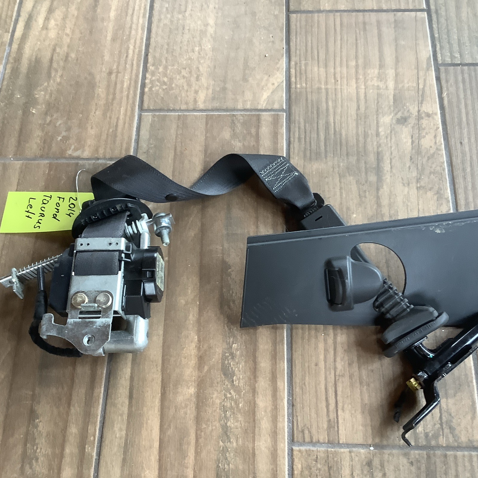 2013-2019 Ford Taurus Front Left Driver Seat Belt Retractor Black Used