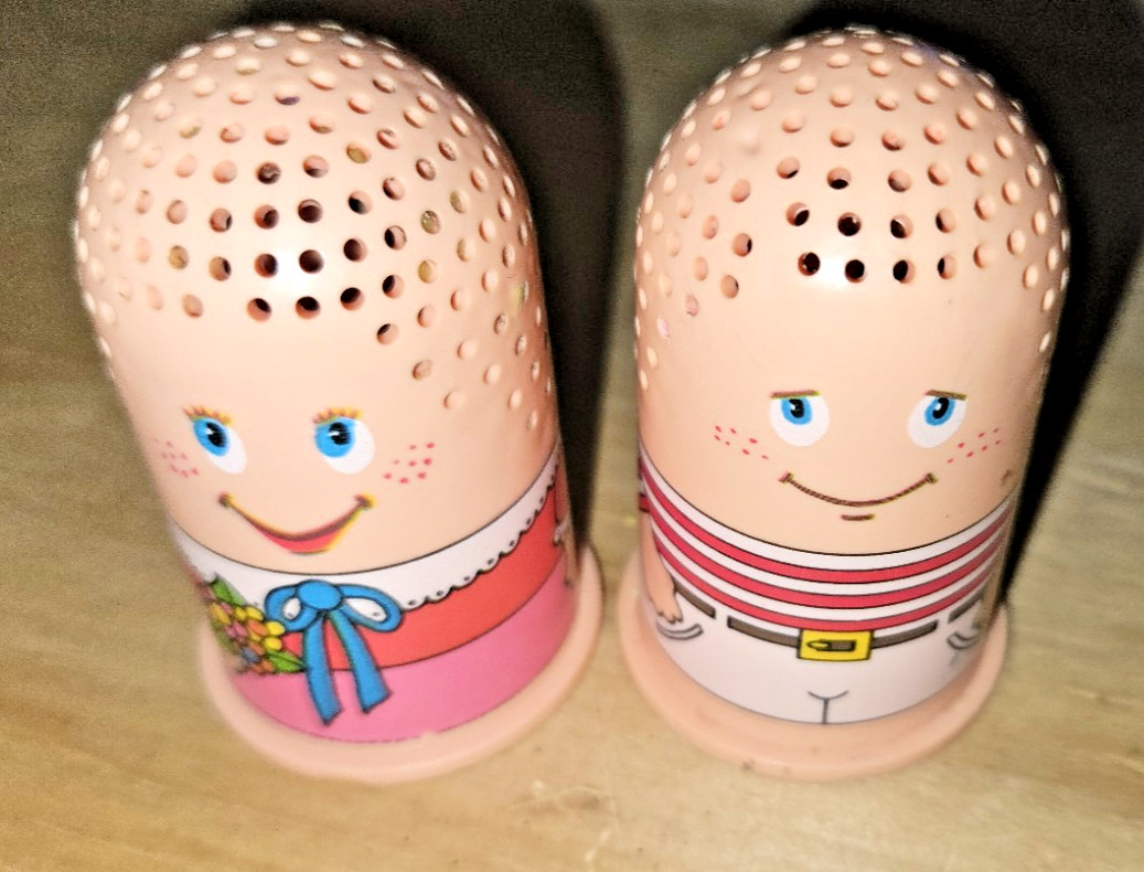 2 Play Doh Fuzzy Pumper Barber Family Characters 1977 mom son boy