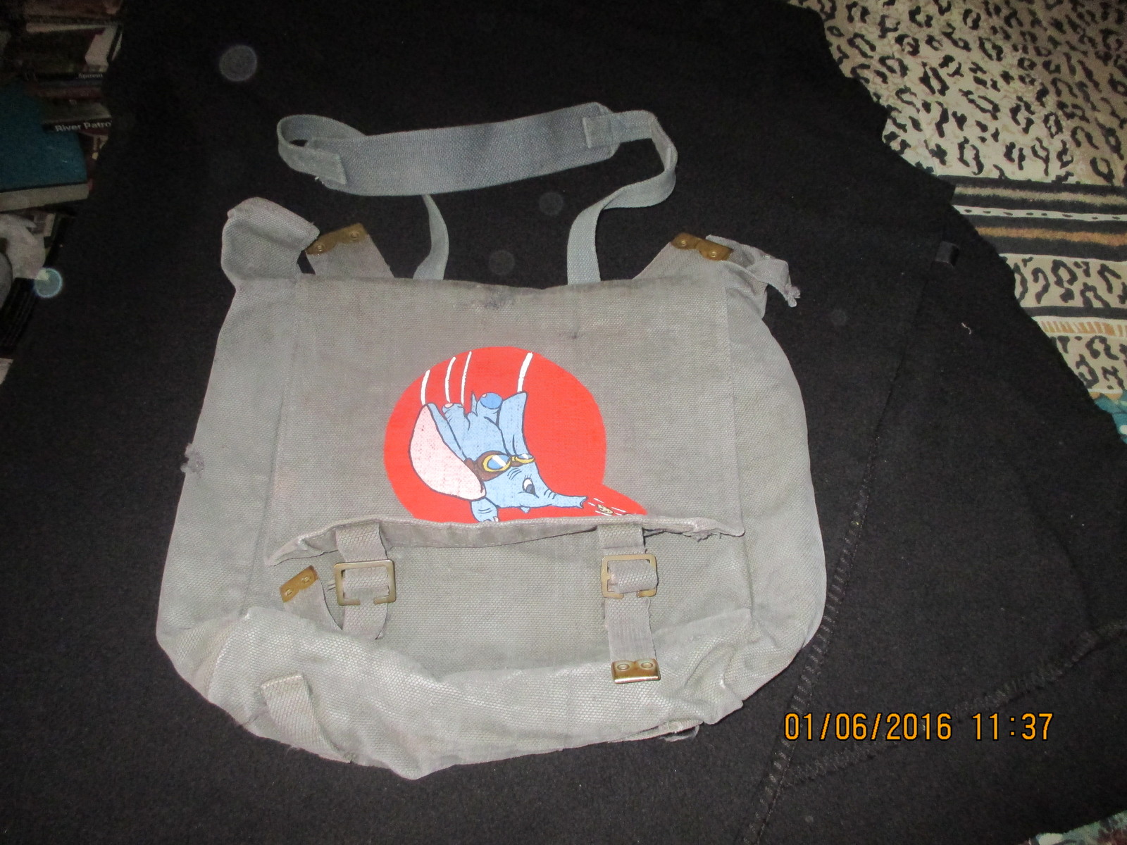 Original WW2 RAF 121 ST EAGLE SQUADRON DUMBO PAINTED BLUE P37 BACK PACK W/STRAP