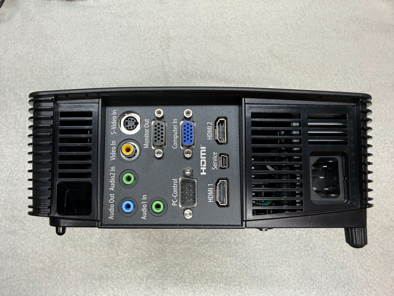 InFocus IN114xa DLP Projector - ONLY 25 LAMP HOURS!