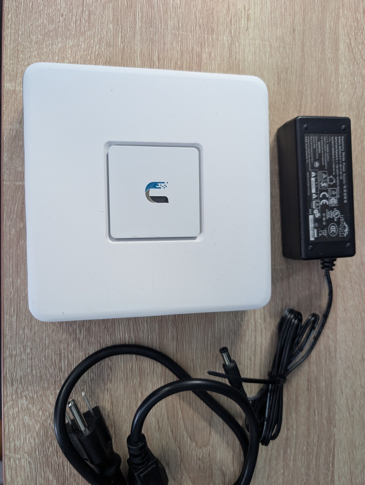 Ubiquiti Networks UniFi Security Gateway - White (USG)