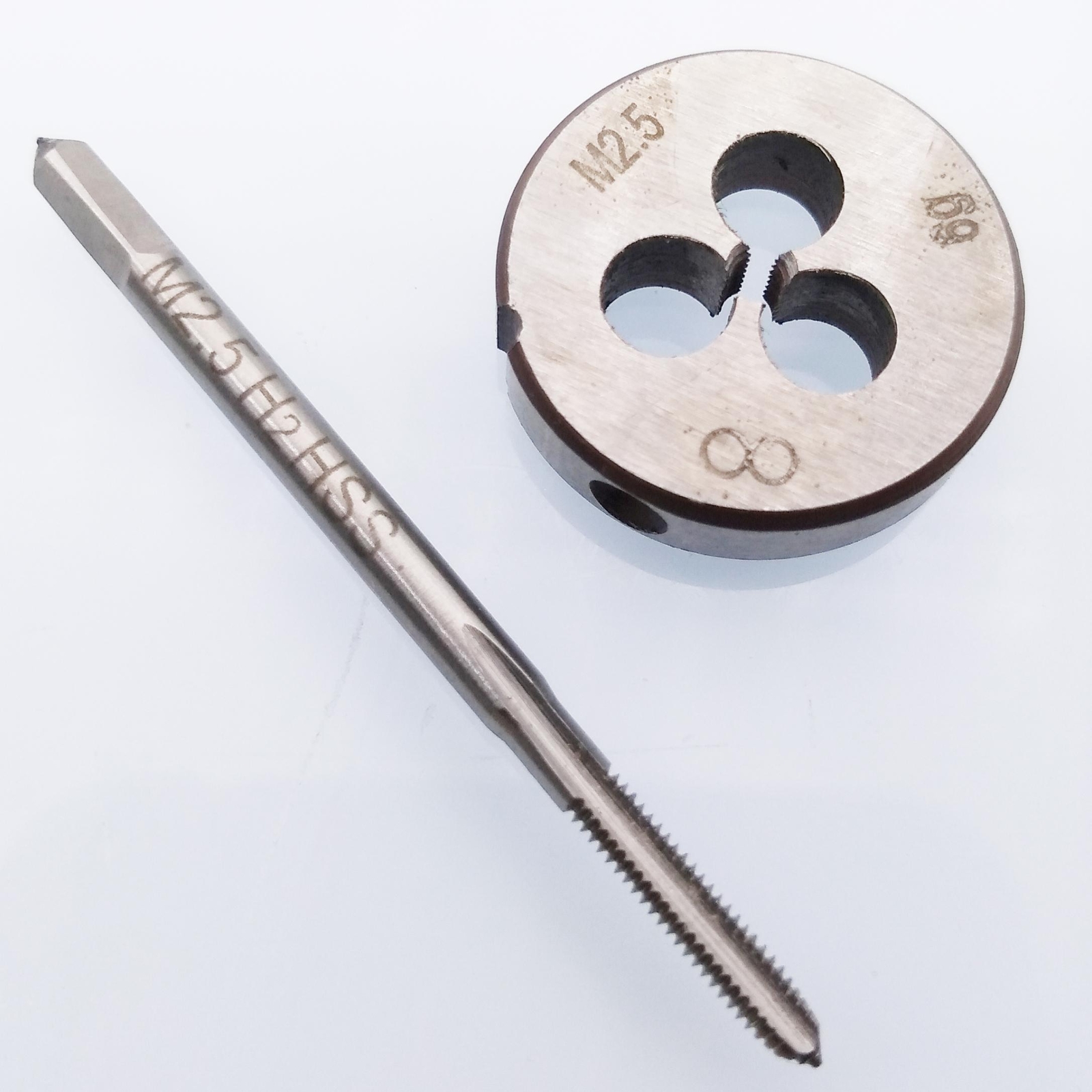 HSS M2.5 x 0.45mm Tap & M2.5 x 0.45mm Die Metric Thread Right Hand