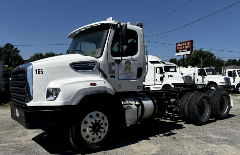 Freightliner 114 SD COMPLETE PARTS TRUCK  - HEAVY SPEC