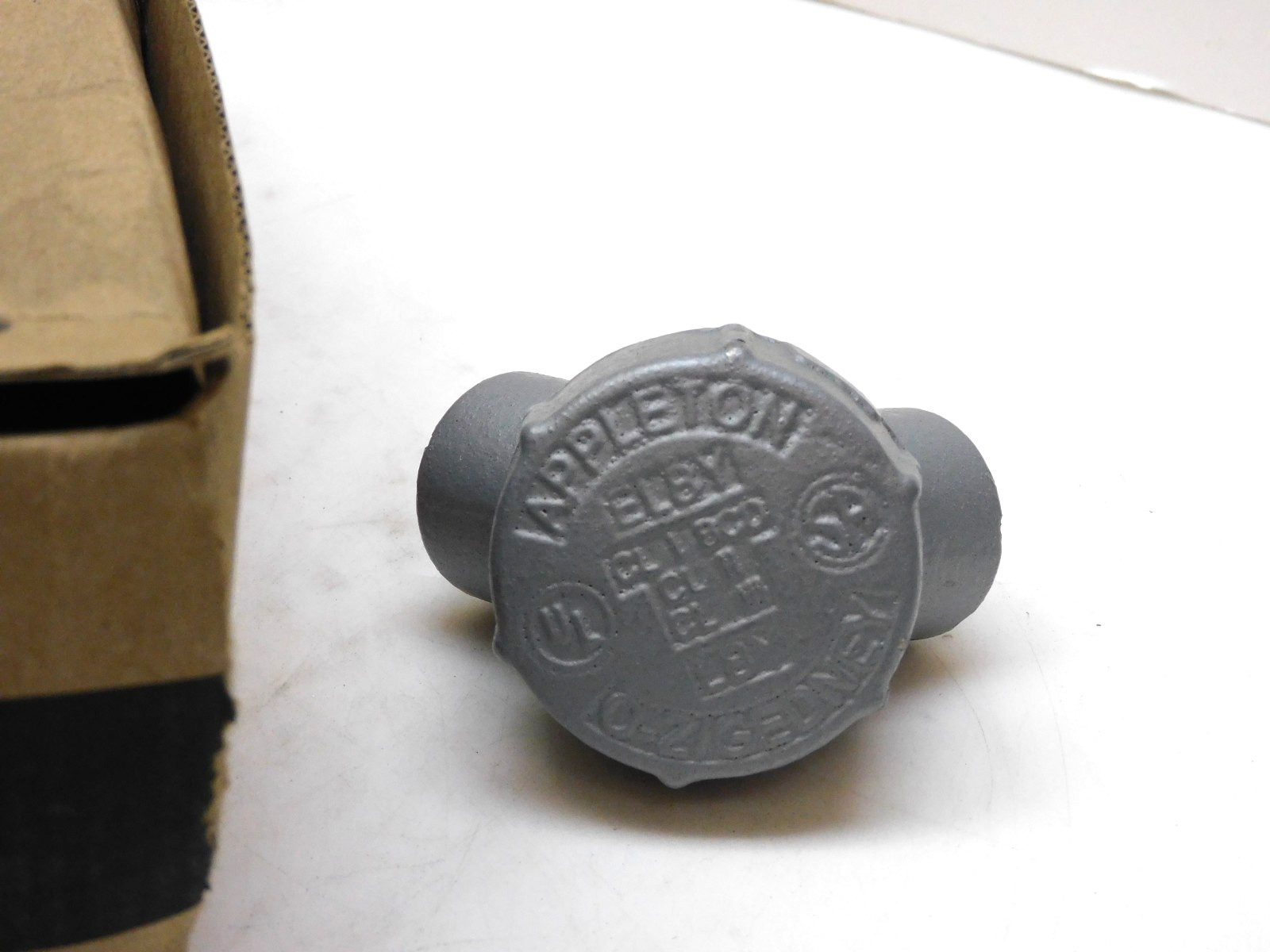 Appleton ELBY-50 Capped Elbow 1/2" MallIron 90° pull ELB