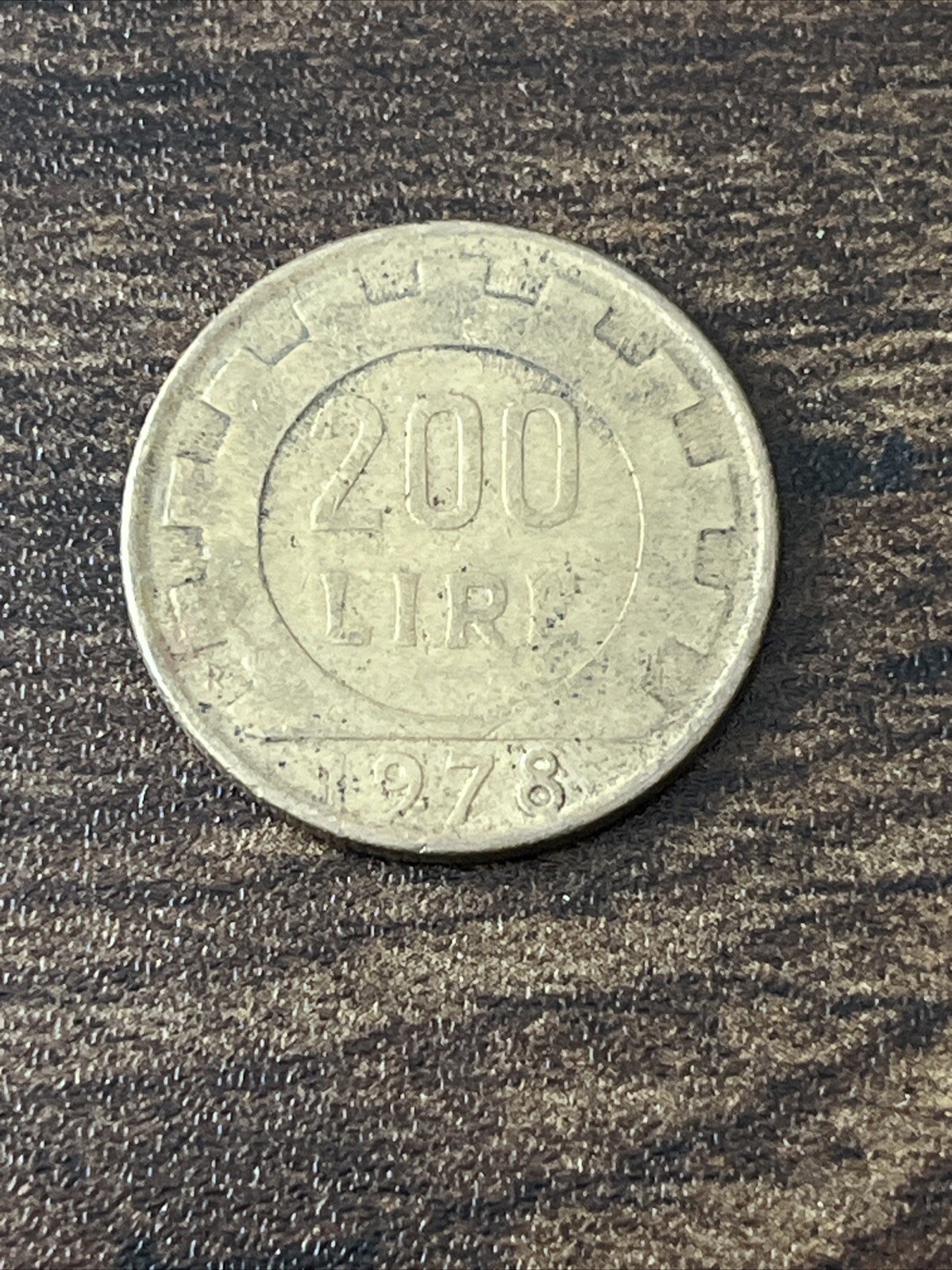 1978 Italian Coin 200 Lire Italy Actual Coin TK6232*