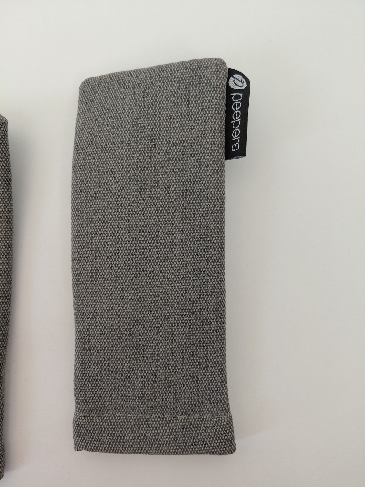 (2) Peepers Tweed Squeeze Spring Shut No Scratch Reading Glasses Soft Case Pouch