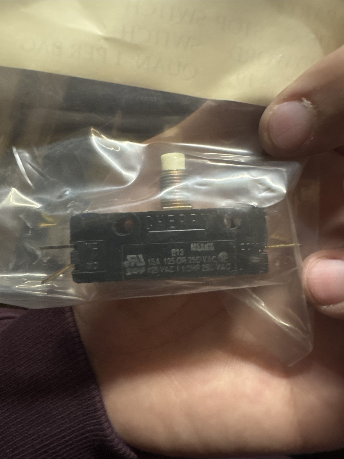Microswitch travel switch E13-00J