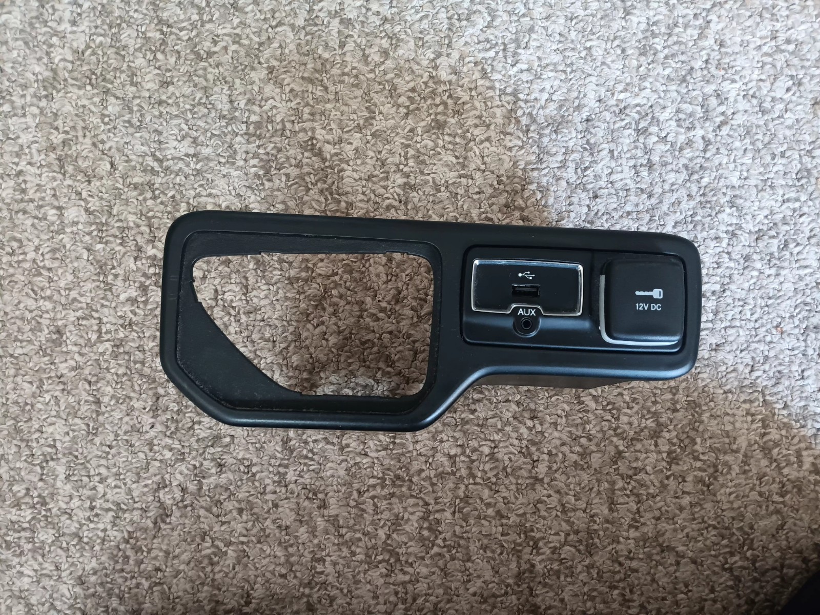 2018 Renegade Charging Outlet And Bezel