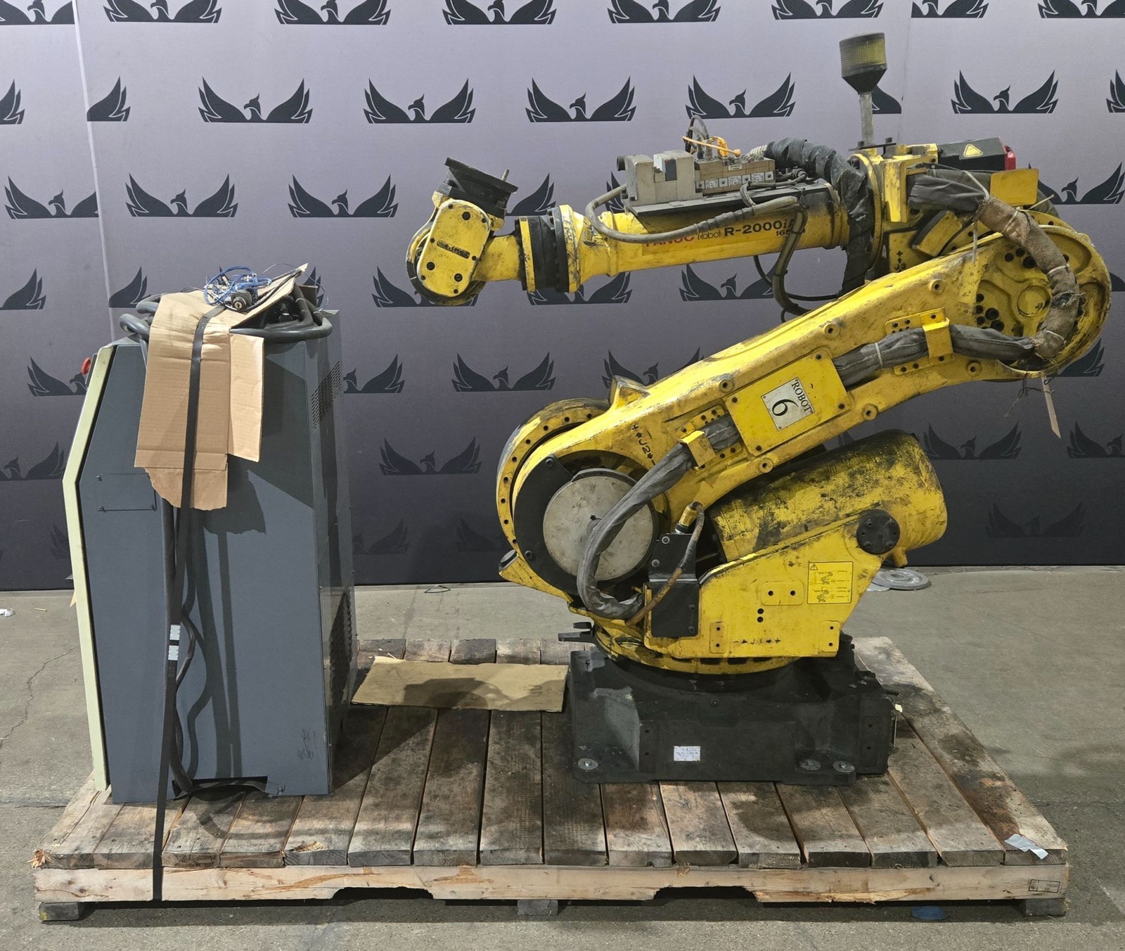 FANUC R-2000iA/165F w/ R-J3iB Controls USED AS-IS