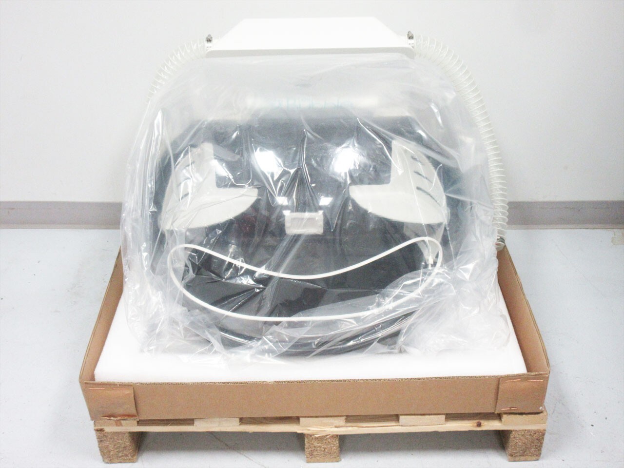 LAB BUBBLE BUB-STY-BLK BENCH MOUNTED FUME HOOD HEPA FILTRATION LABORATORY SHIELD
