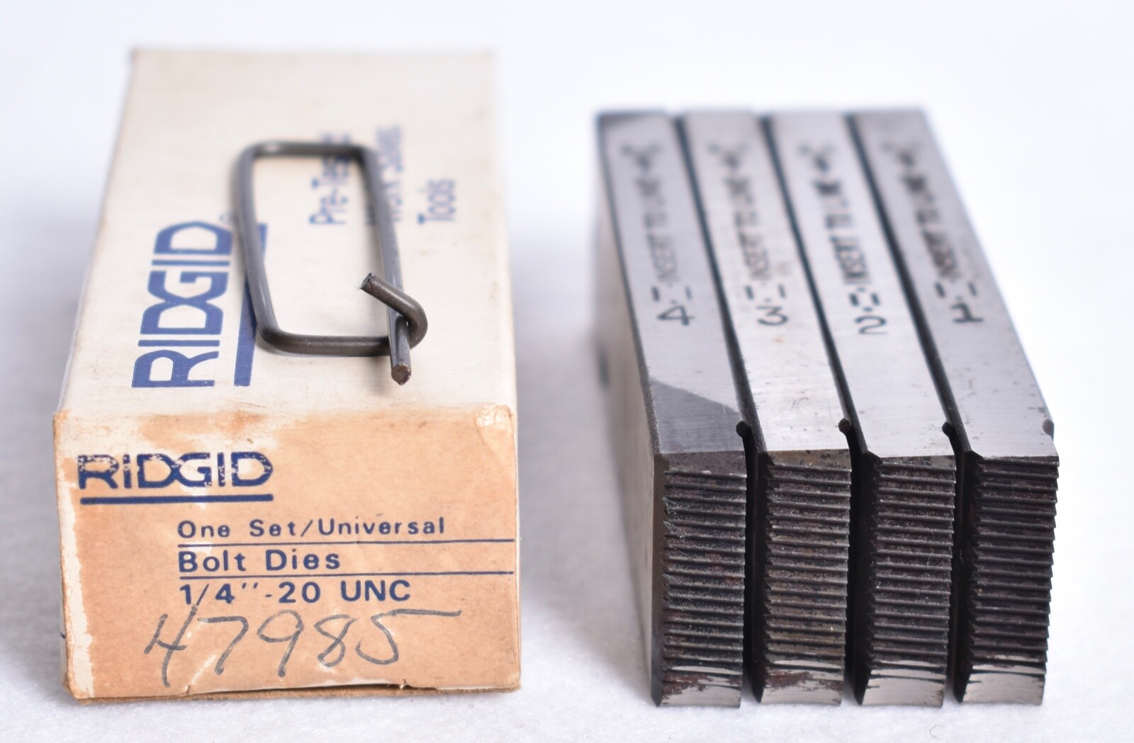 4 Count Ridgid 1/4" - 20 UNC Universal Right Hand Bolt Dies  47985