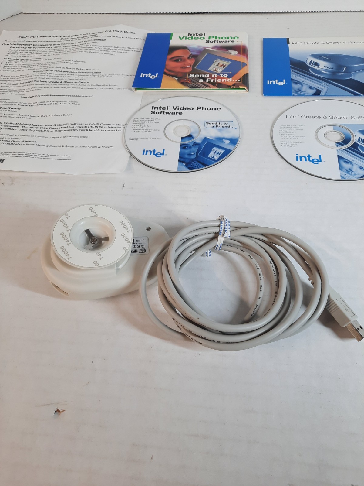 Intel PC Camera Pack CS330 With CD, Video Phone Software, Instructions
