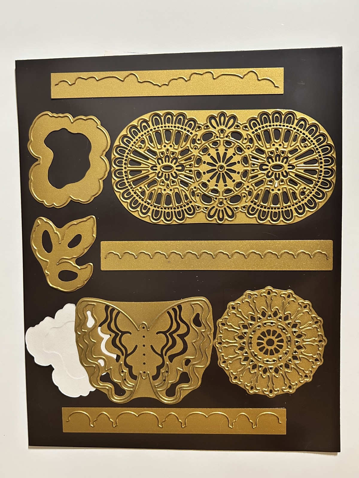 Anna Griffin 8 Dies:PaisleyButterfly, Medallion, FrameLace,& 2 flower, 3 Borders