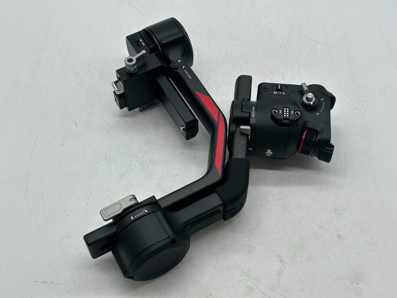 DJI RS 4 Pro Gimbal Stabilizer Combo