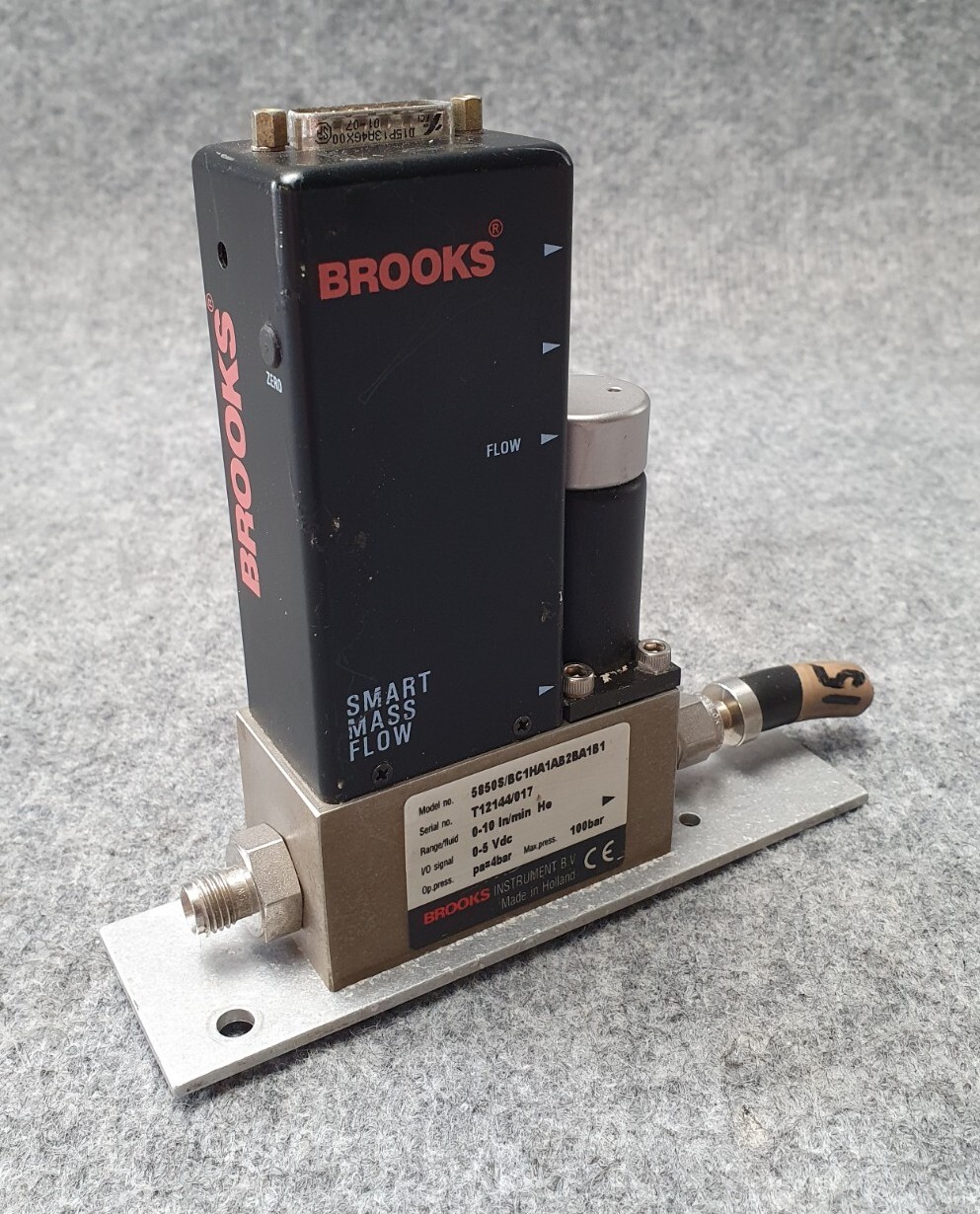 BROOKS INSTRUMENT 5850S / BC1HA1AB2BA1B1 SMART MASS FLOW