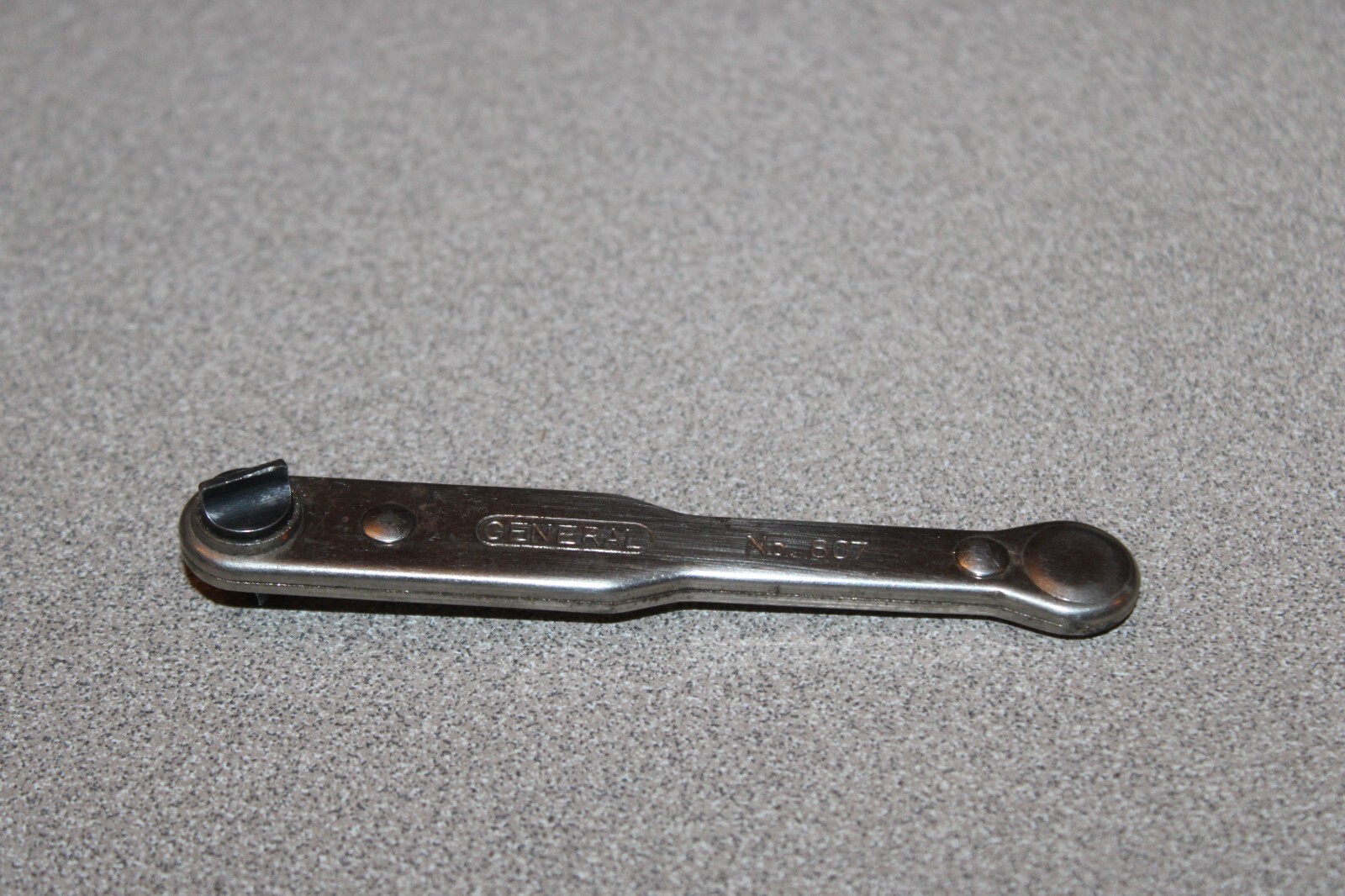 Vintage General Tools Ratcheting Offset Screwdriver #807 USA