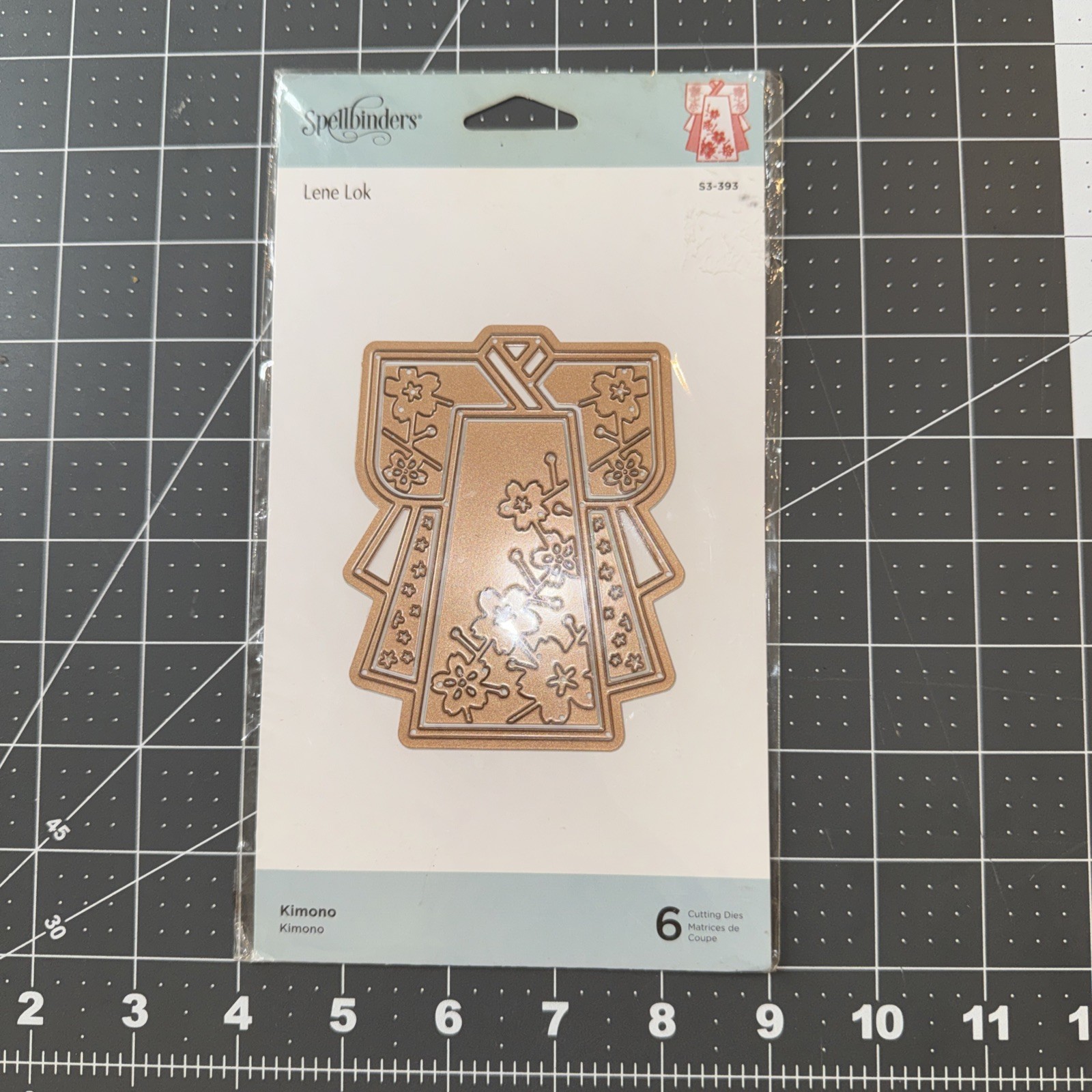 Spellbinders Kimono Cutting die Lene Lok S3-393 NEW