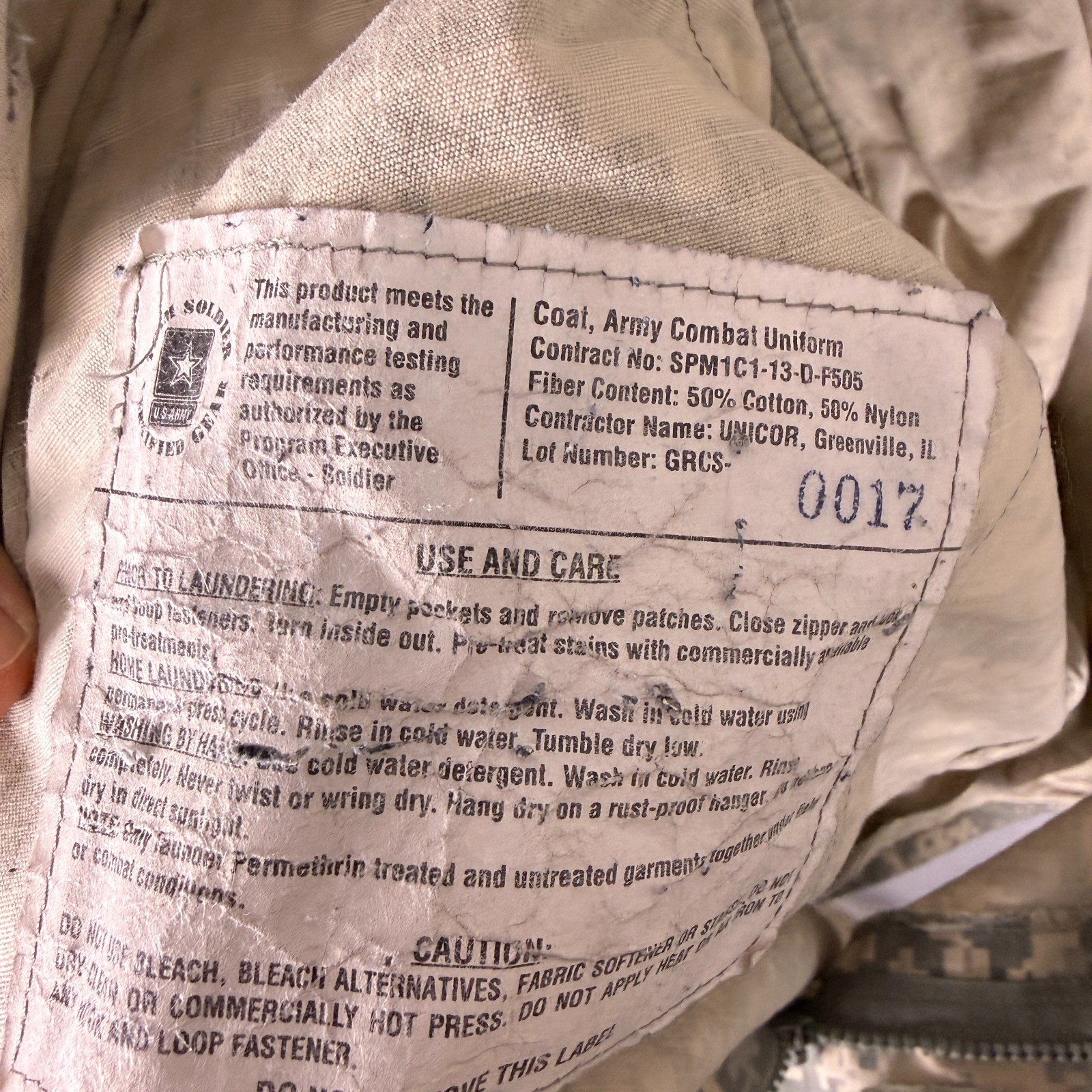 Army Combat Uniform ACU Coat Mens Medium Regular Digital Camo Insect Guard
