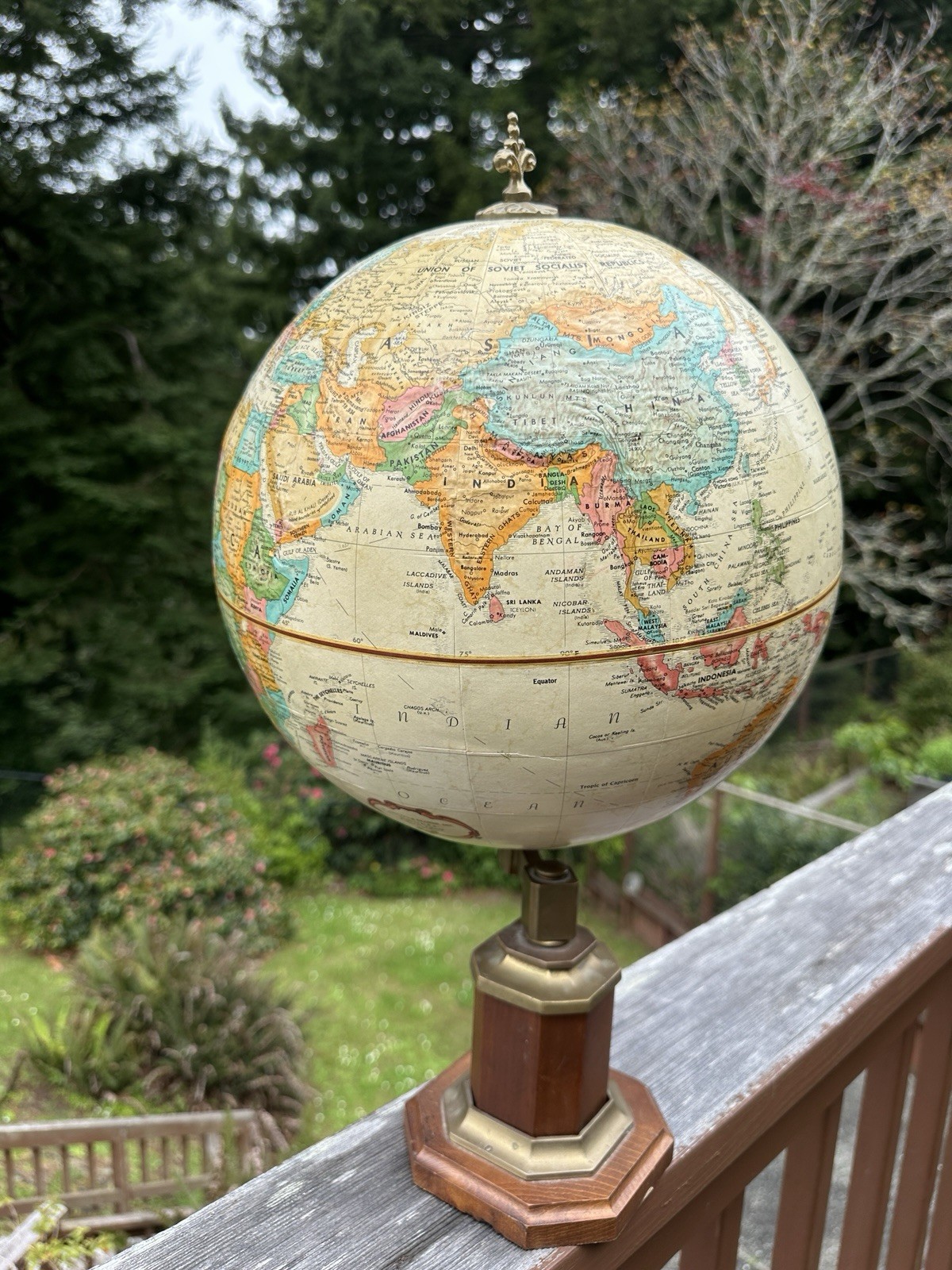 Vintage 1990 Replogle 12" Diameter Globe Tan World Classics with Topography